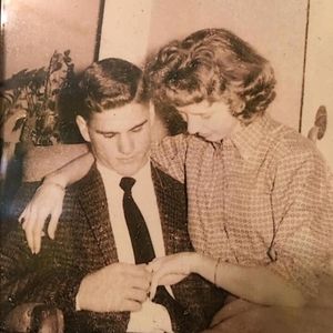 Meet your Posher, Hal